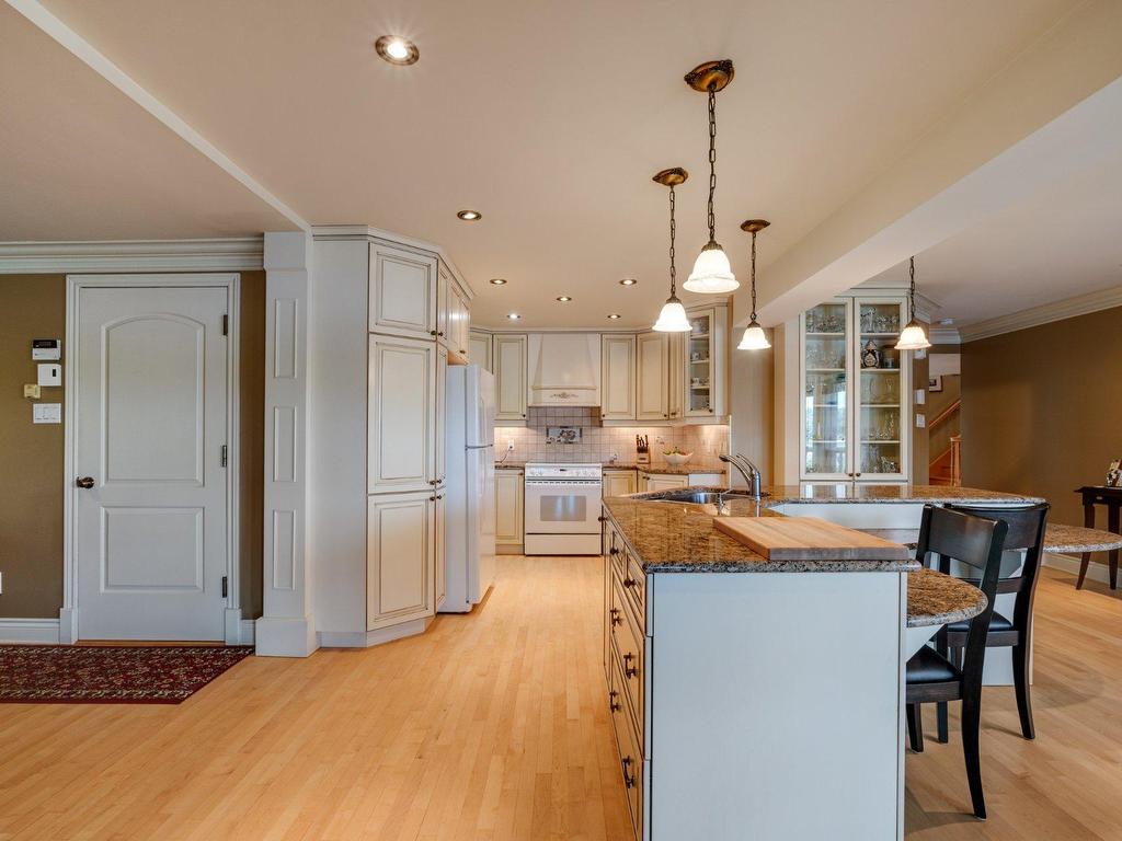 









5


1re Avenue

,
Laval (Auteuil),




QC
H7H2G9

