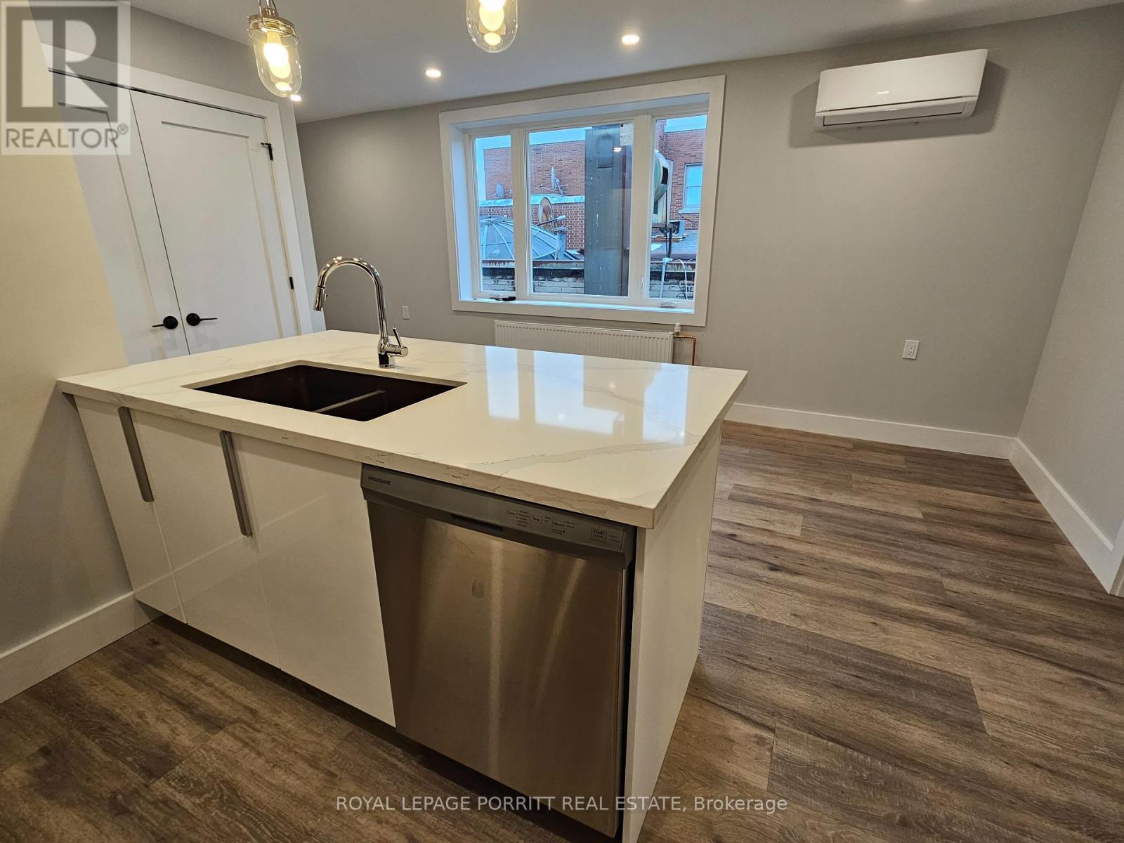 












3 - 333 SILVERTHORN AVENUE

,
Toronto,




Ontario
M6N3K5

