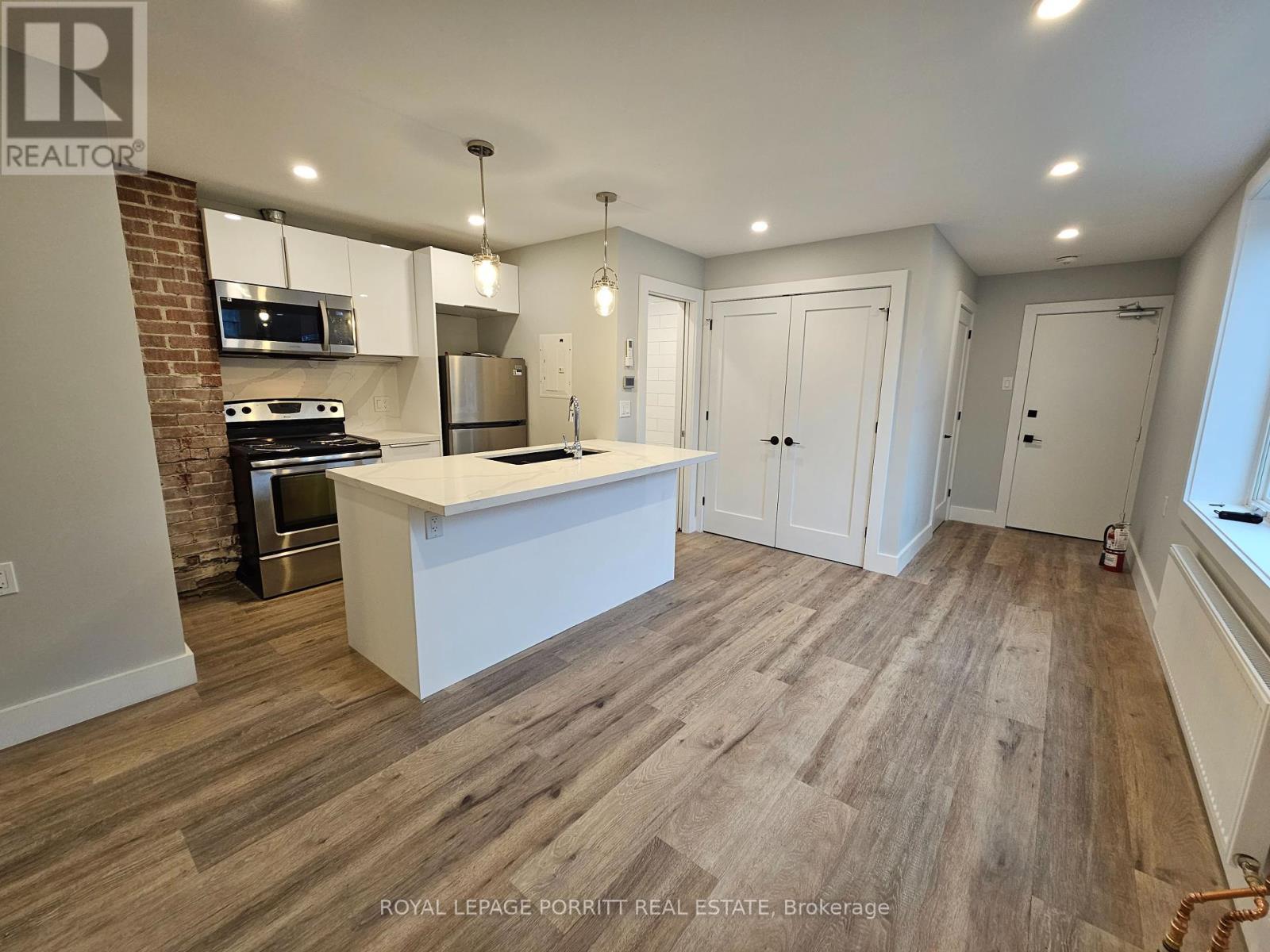 












3 - 333 SILVERTHORN AVENUE

,
Toronto,




Ontario
M6N3K5

