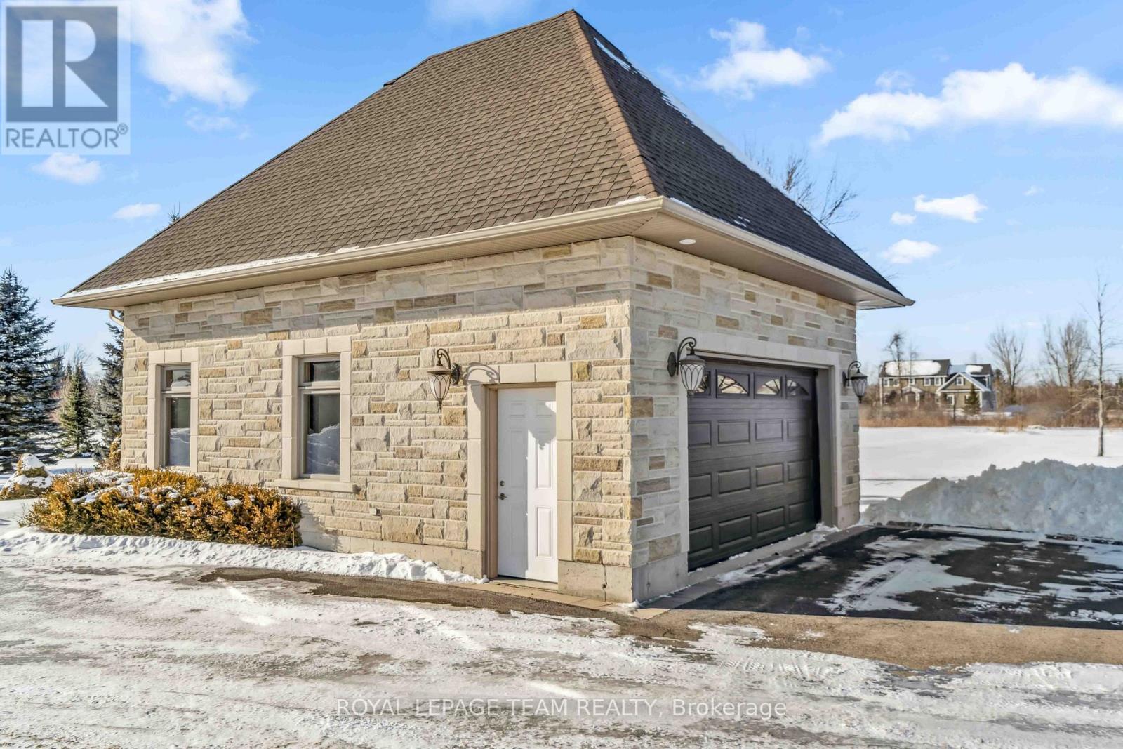 












1114 IRACE DRIVE

,
Augusta,




Ontario
K6V5T1

