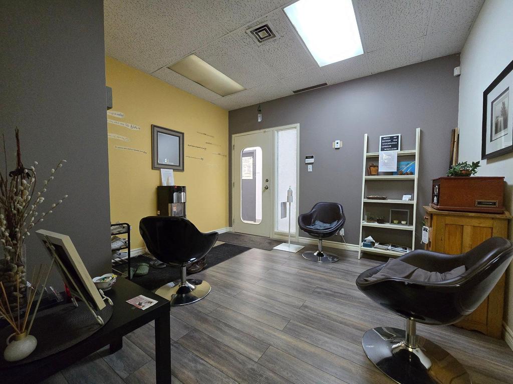









5785


Boul. des Laurentides

, 204,
Laval (Auteuil),




QC
H7T2J2

