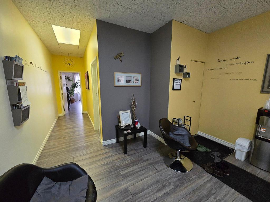 









5785


Boul. des Laurentides

, 204,
Laval (Auteuil),




QC
H7T2J2

