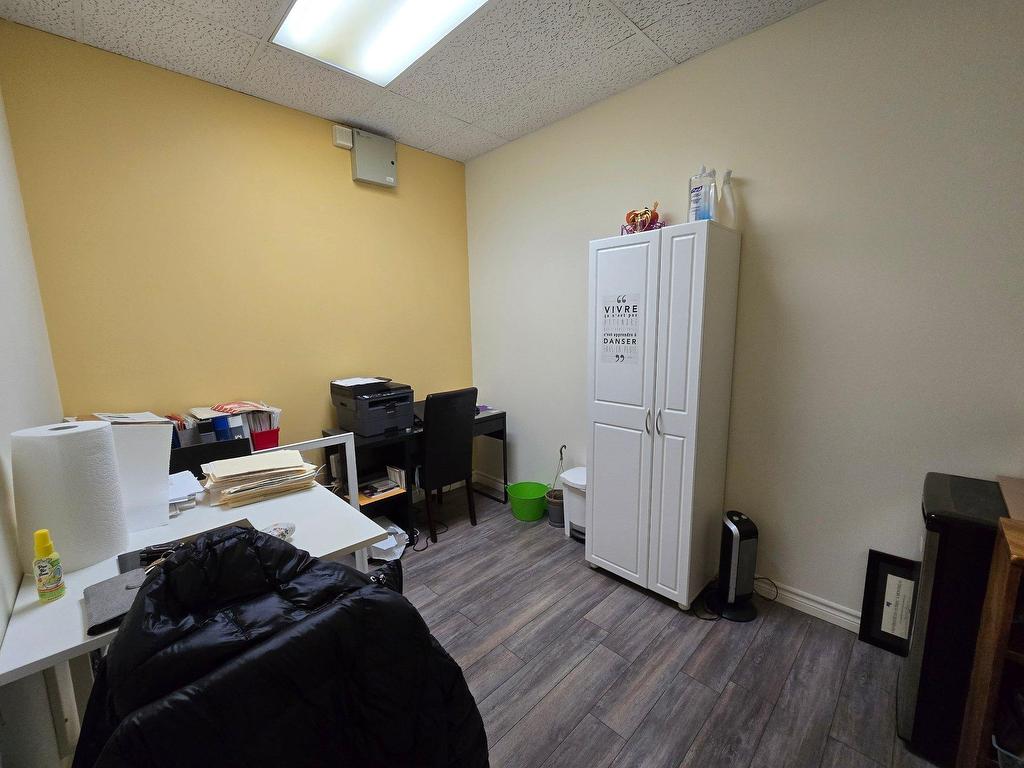 









5785


Boul. des Laurentides

, 204,
Laval (Auteuil),




QC
H7T2J2

