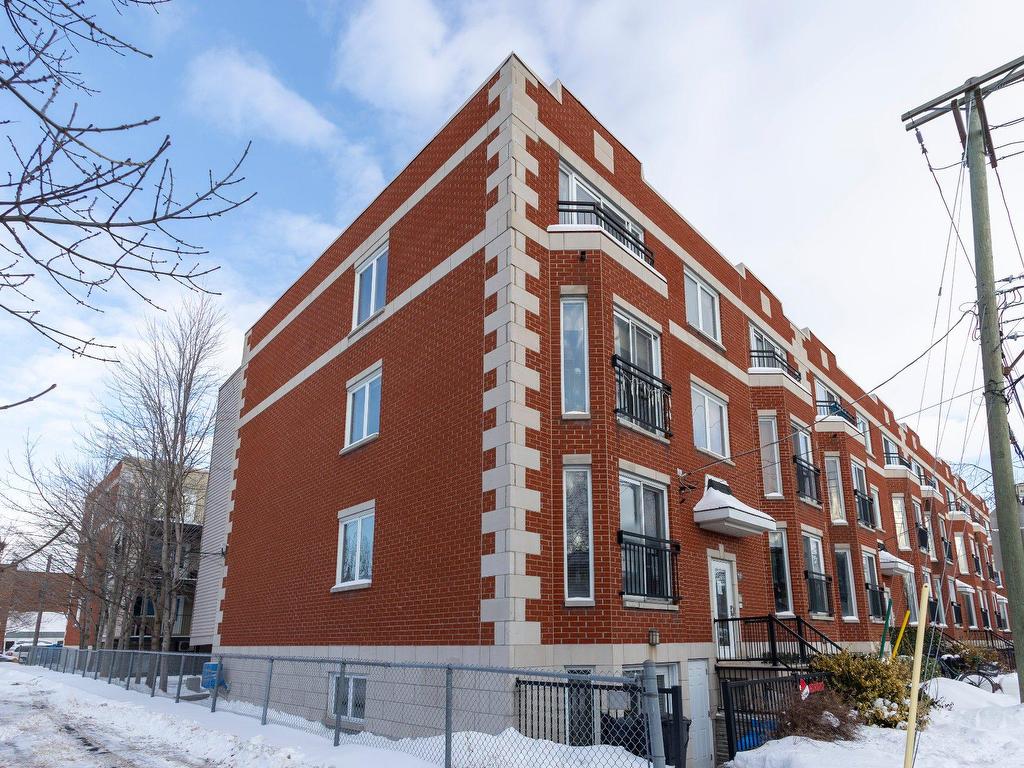 









7371


17e Avenue

, 8,
Montréal (Villeray/Saint-Michel/Parc-Extension),




QC
H2A2R7

