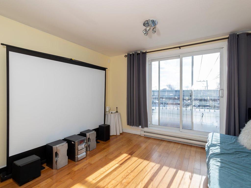 









7371


17e Avenue

, 8,
Montréal (Villeray/Saint-Michel/Parc-Extension),




QC
H2A2R7

