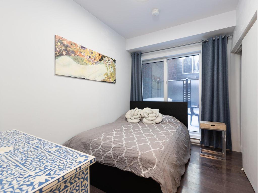 









2100


Boul. St-Laurent

, 204,
Montréal (Ville-Marie),




QC
H2X0E4

