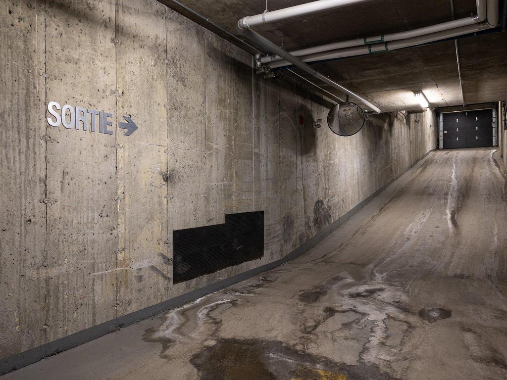 









2100


Boul. St-Laurent

, 204,
Montréal (Ville-Marie),




QC
H2X0E4

