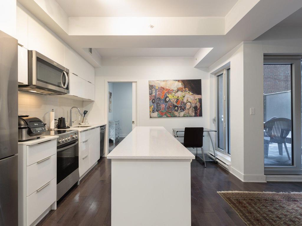 









2100


Boul. St-Laurent

, 204,
Montréal (Ville-Marie),




QC
H2X0E4

