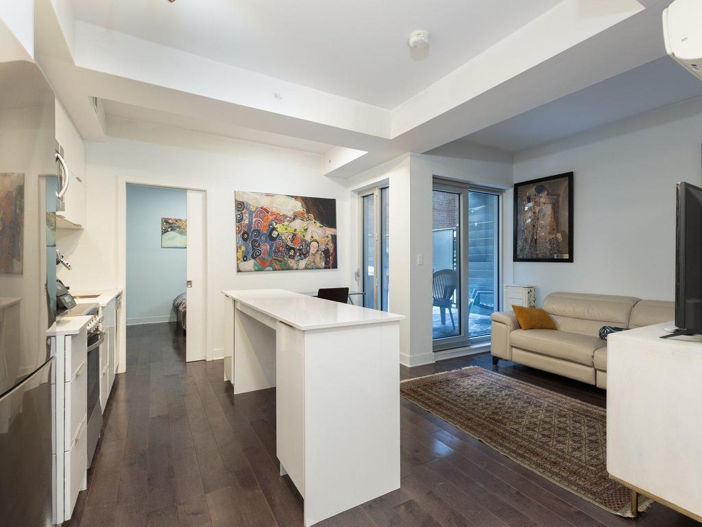 









2100


Boul. St-Laurent

, 204,
Montréal (Ville-Marie),




QC
H2X0E4

