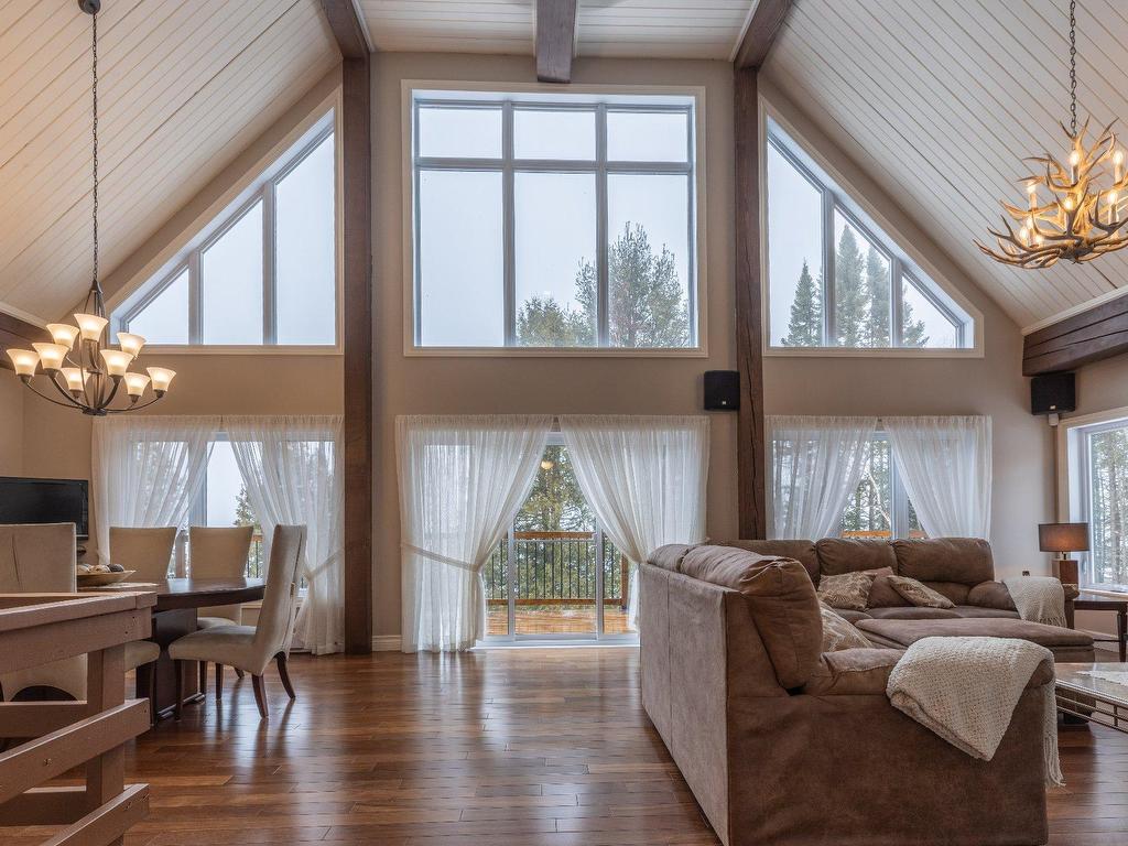 









1661


Ch. du Lac-à-la-Truite

,
Saint-Michel-des-Saints,




QC
J0K3B0

