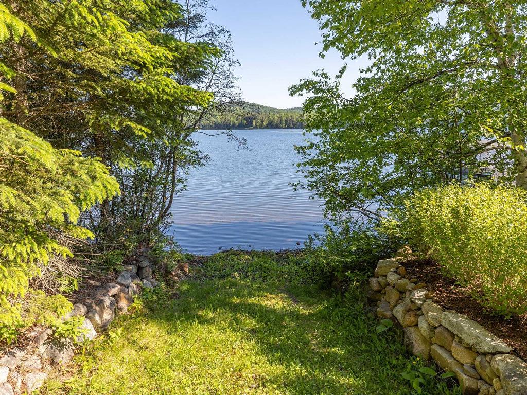 









1661


Ch. du Lac-à-la-Truite

,
Saint-Michel-des-Saints,




QC
J0K3B0

