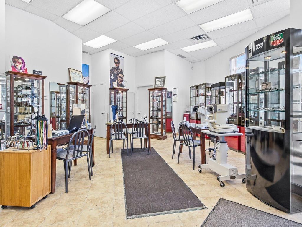 









5451


Ch. de la Côte-St-Luc

,
Montréal (Côte-des-Neiges/Notre-Dame-de-Grâce),




QC
H3X2C6


