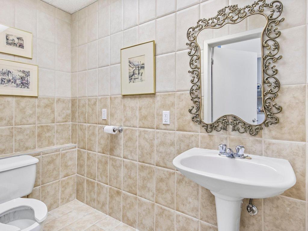 









5451


Ch. de la Côte-St-Luc

,
Montréal (Côte-des-Neiges/Notre-Dame-de-Grâce),




QC
H3X2C6

