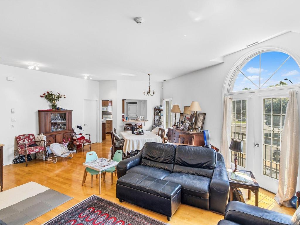 









5451


Ch. de la Côte-St-Luc

,
Montréal (Côte-des-Neiges/Notre-Dame-de-Grâce),




QC
H3X2C6

