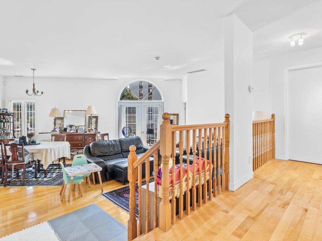 









5451


Ch. de la Côte-St-Luc

,
Montréal (Côte-des-Neiges/Notre-Dame-de-Grâce),




QC
H3X2C6

