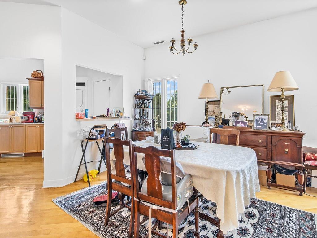 









5451


Ch. de la Côte-St-Luc

,
Montréal (Côte-des-Neiges/Notre-Dame-de-Grâce),




QC
H3X2C6

