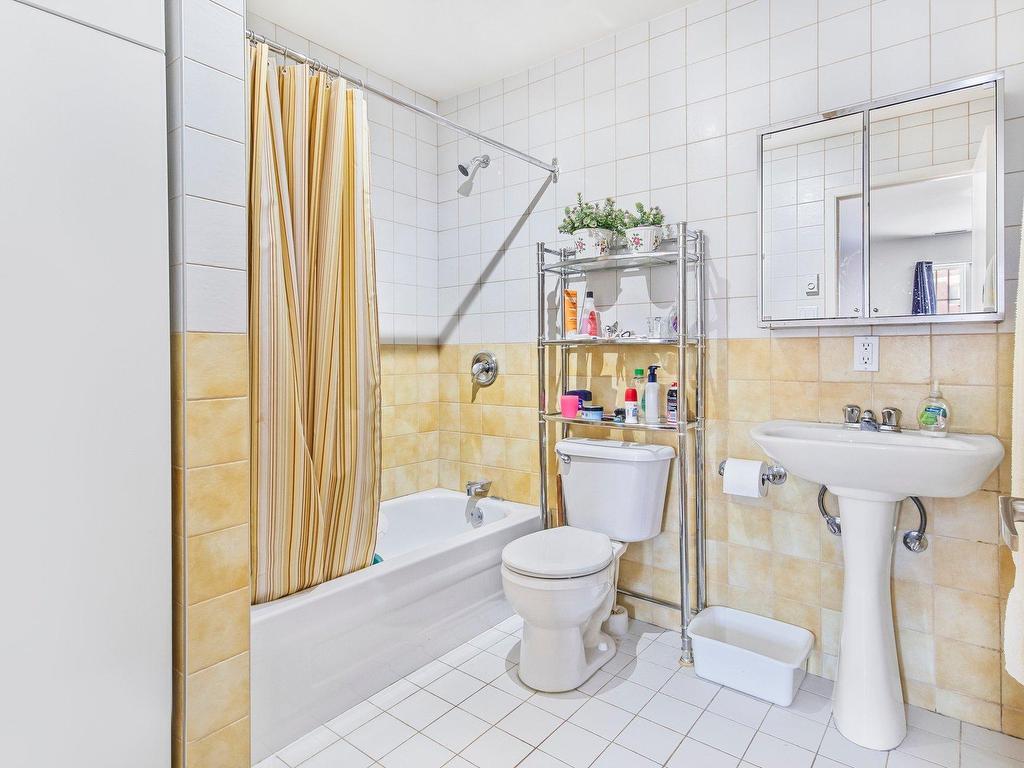 









5451


Ch. de la Côte-St-Luc

,
Montréal (Côte-des-Neiges/Notre-Dame-de-Grâce),




QC
H3X2C6

