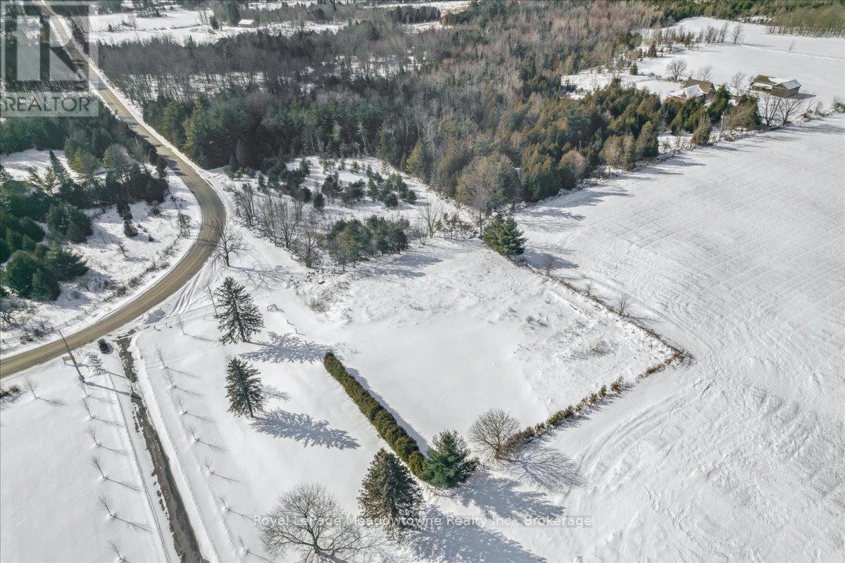 












5165 15 SIDE ROAD

,
Milton (NA Rural Nassagaweya),







Ontario
L9E0C8

