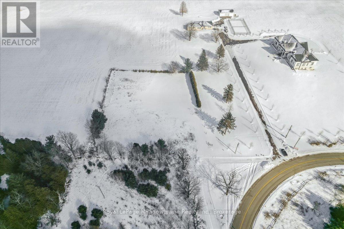 












5165 15 SIDE ROAD

,
Milton (NA Rural Nassagaweya),







Ontario
L9E0C8

