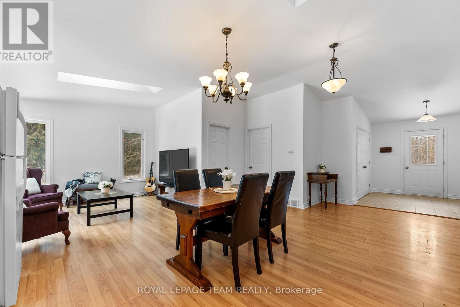 












132 MANION ROAD

,
Ottawa,




Ontario
K0A1L0

