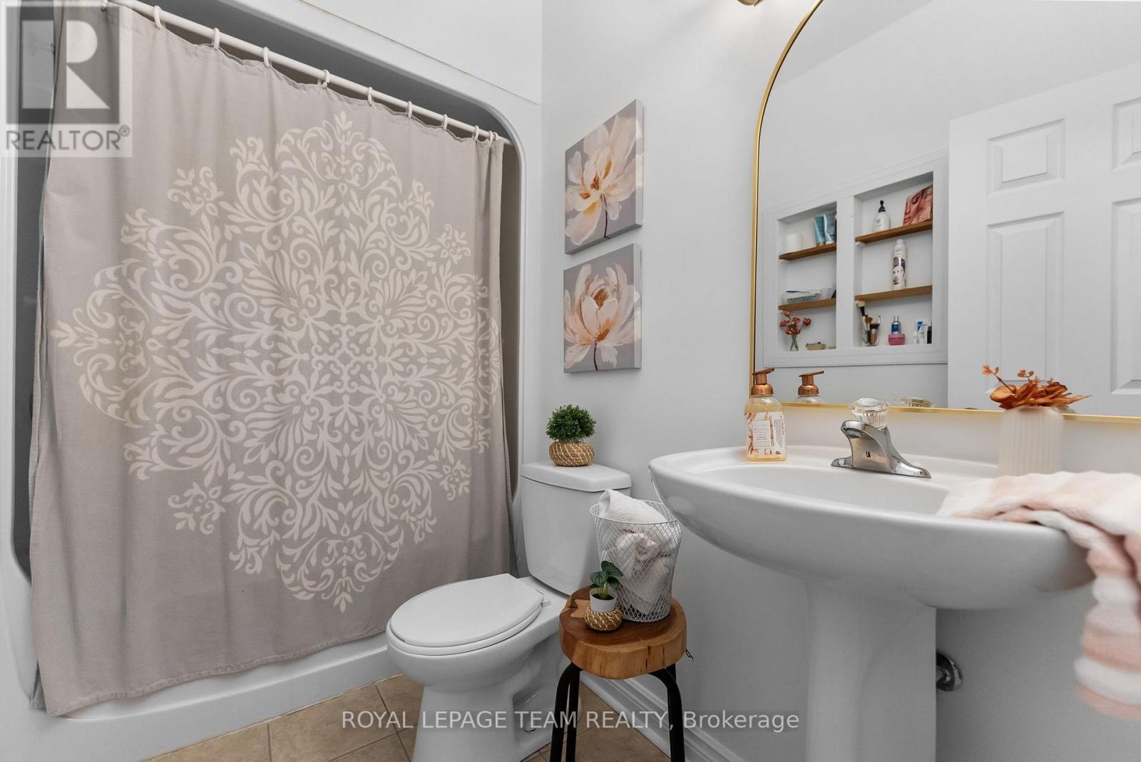 












132 MANION ROAD

,
Ottawa,




Ontario
K0A1L0

