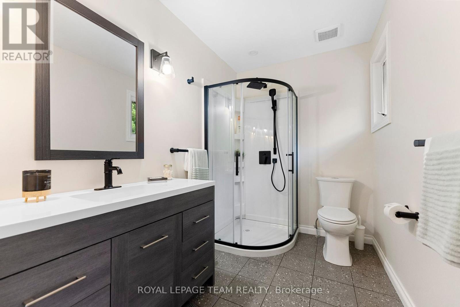 












132 MANION ROAD

,
Ottawa,




Ontario
K0A1L0


