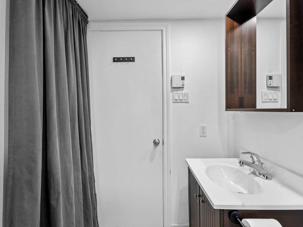 









570


Rue Lajeunesse

,
Sainte-Agathe-des-Monts,




QC
J8C2Y6

