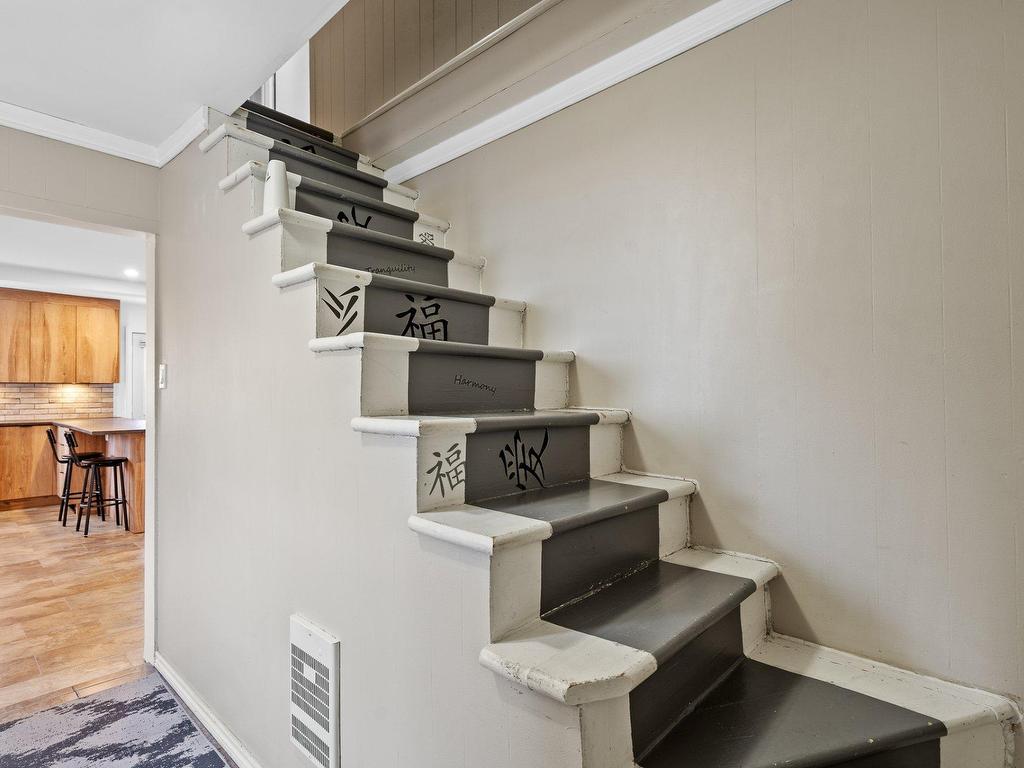 









570


Rue Lajeunesse

,
Sainte-Agathe-des-Monts,




QC
J8C2Y6

