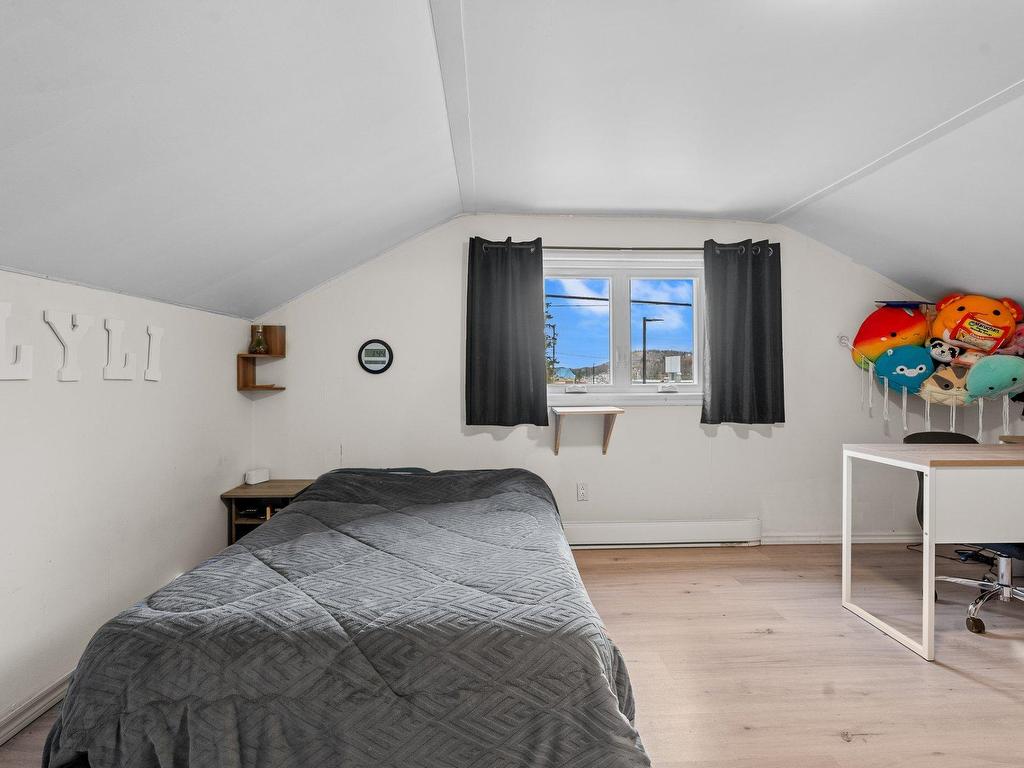 









570


Rue Lajeunesse

,
Sainte-Agathe-des-Monts,




QC
J8C2Y6


