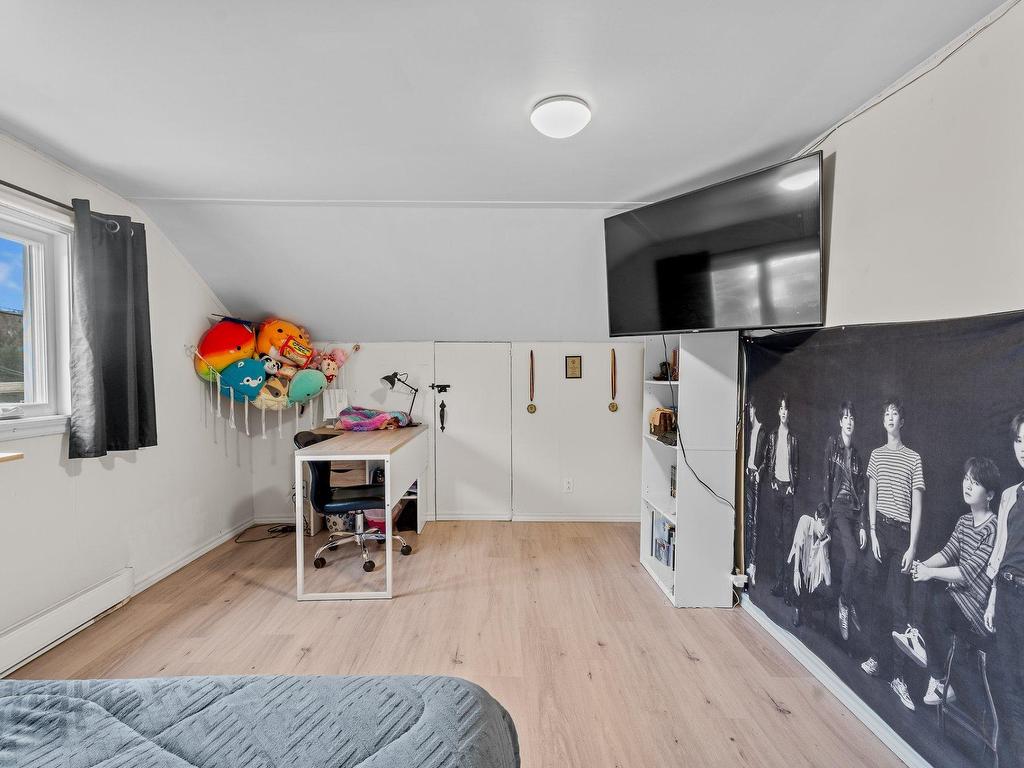 









570


Rue Lajeunesse

,
Sainte-Agathe-des-Monts,




QC
J8C2Y6

