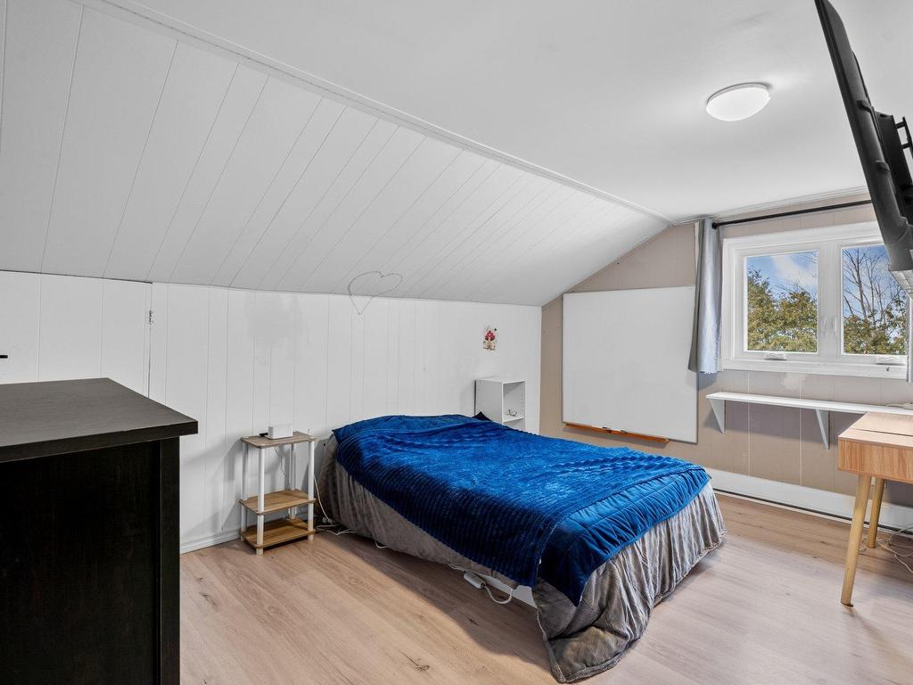 









570


Rue Lajeunesse

,
Sainte-Agathe-des-Monts,




QC
J8C2Y6

