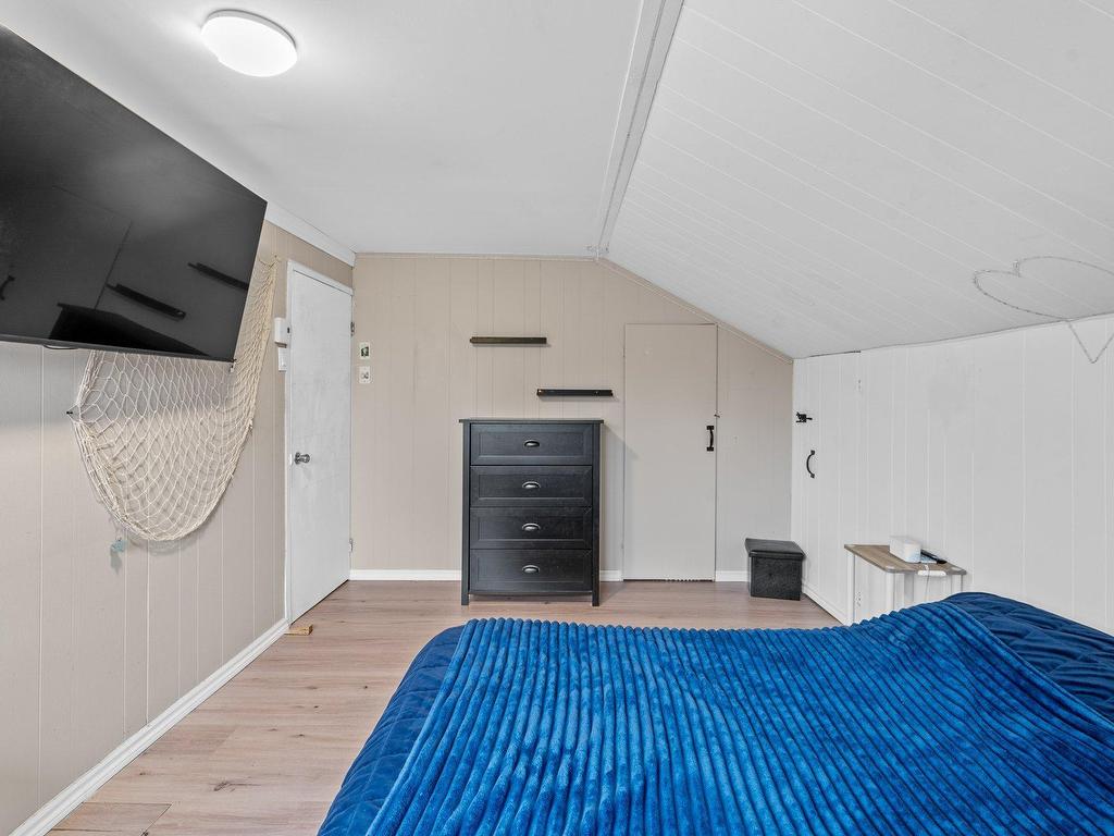 









570


Rue Lajeunesse

,
Sainte-Agathe-des-Monts,




QC
J8C2Y6

