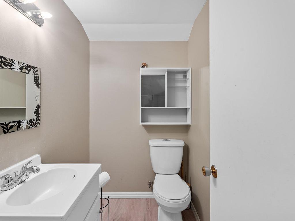









570


Rue Lajeunesse

,
Sainte-Agathe-des-Monts,




QC
J8C2Y6

