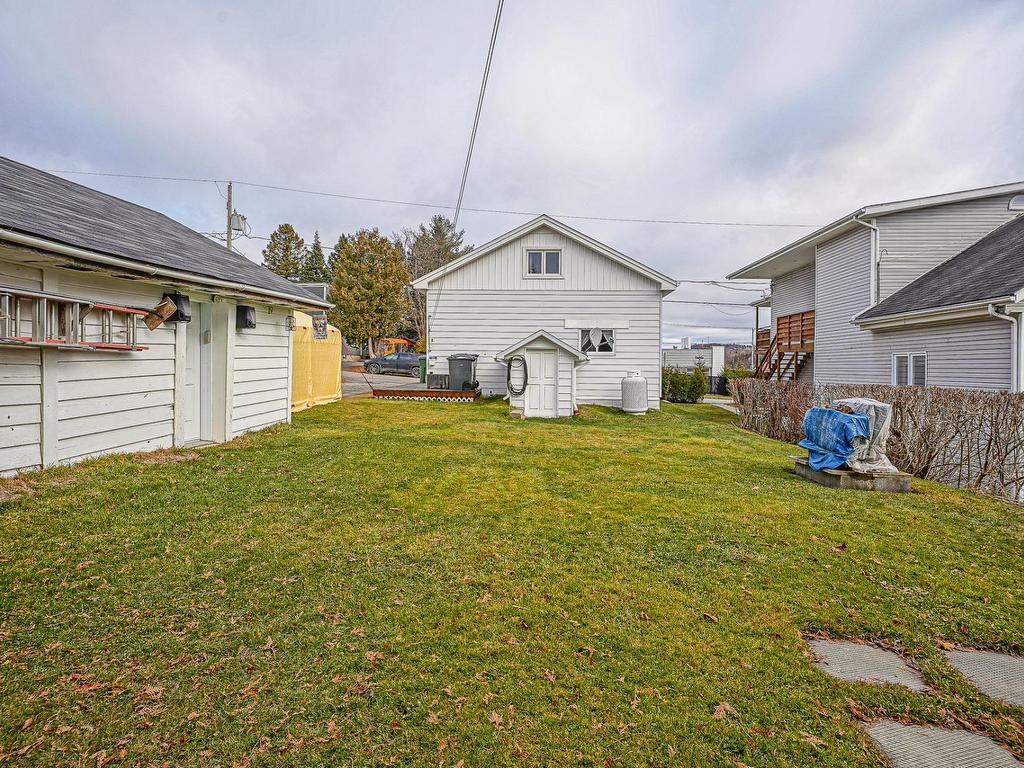 









570


Rue Lajeunesse

,
Sainte-Agathe-des-Monts,




QC
J8C2Y6

