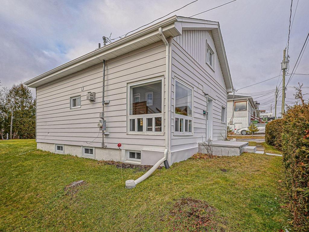 









570


Rue Lajeunesse

,
Sainte-Agathe-des-Monts,




QC
J8C2Y6

