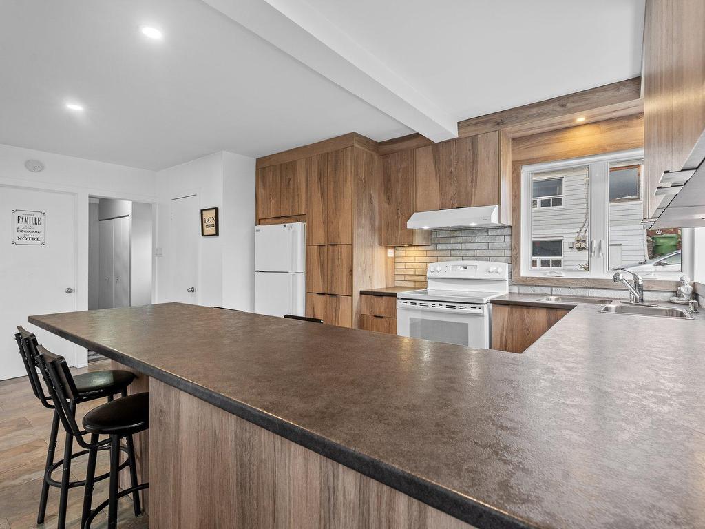 









570


Rue Lajeunesse

,
Sainte-Agathe-des-Monts,




QC
J8C2Y6

