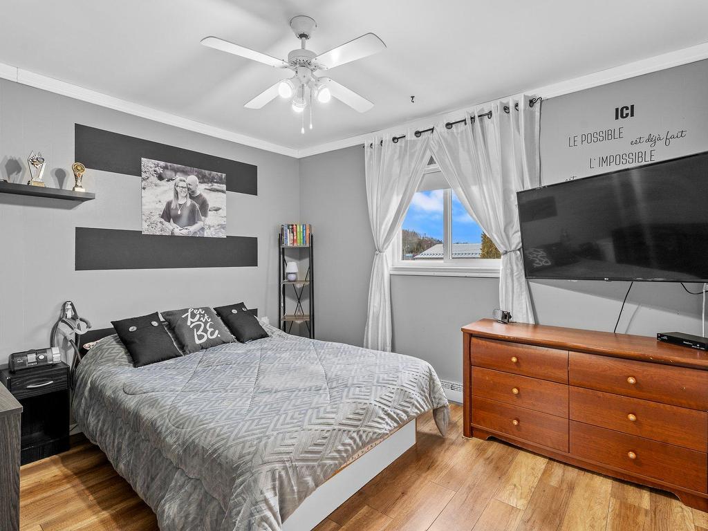 









570


Rue Lajeunesse

,
Sainte-Agathe-des-Monts,




QC
J8C2Y6

