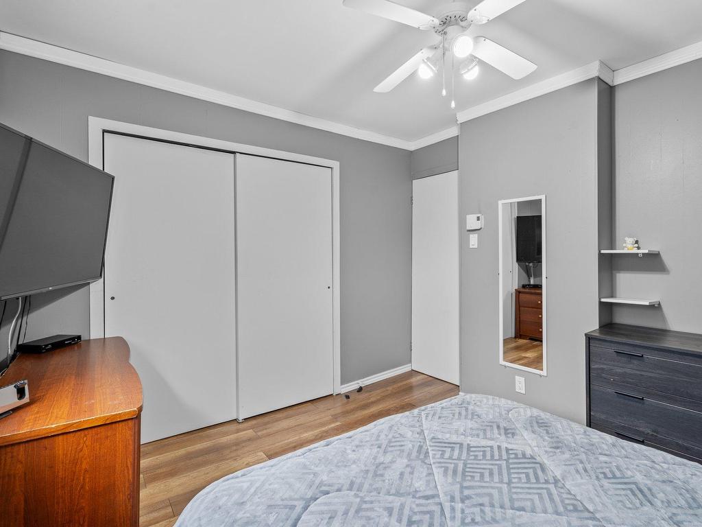 









570


Rue Lajeunesse

,
Sainte-Agathe-des-Monts,




QC
J8C2Y6

