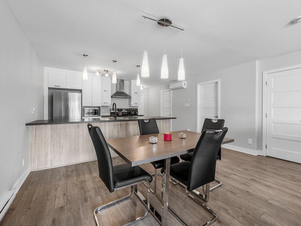 









803


Rue du Mont-Brome

,
Granby,




QC
J2H3H3

