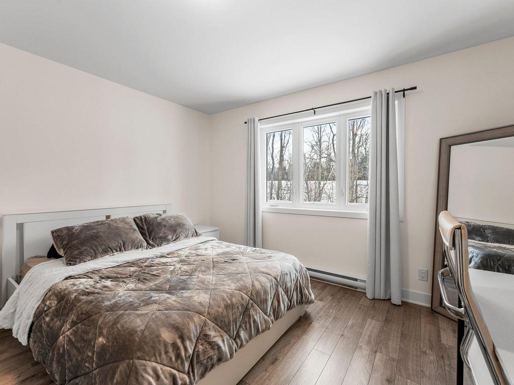 









803


Rue du Mont-Brome

,
Granby,




QC
J2H3H3

