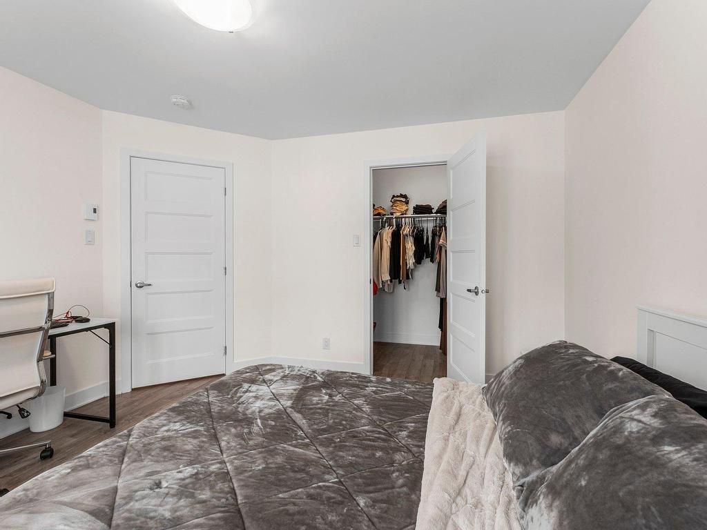 









803


Rue du Mont-Brome

,
Granby,




QC
J2H3H3

