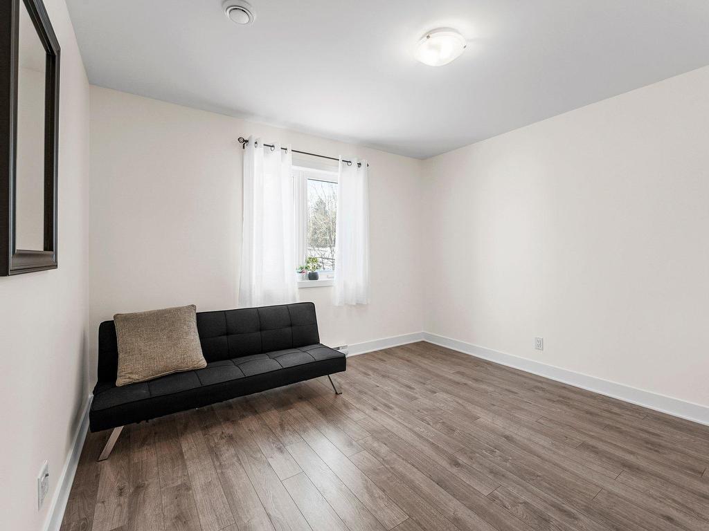 









803


Rue du Mont-Brome

,
Granby,




QC
J2H3H3

