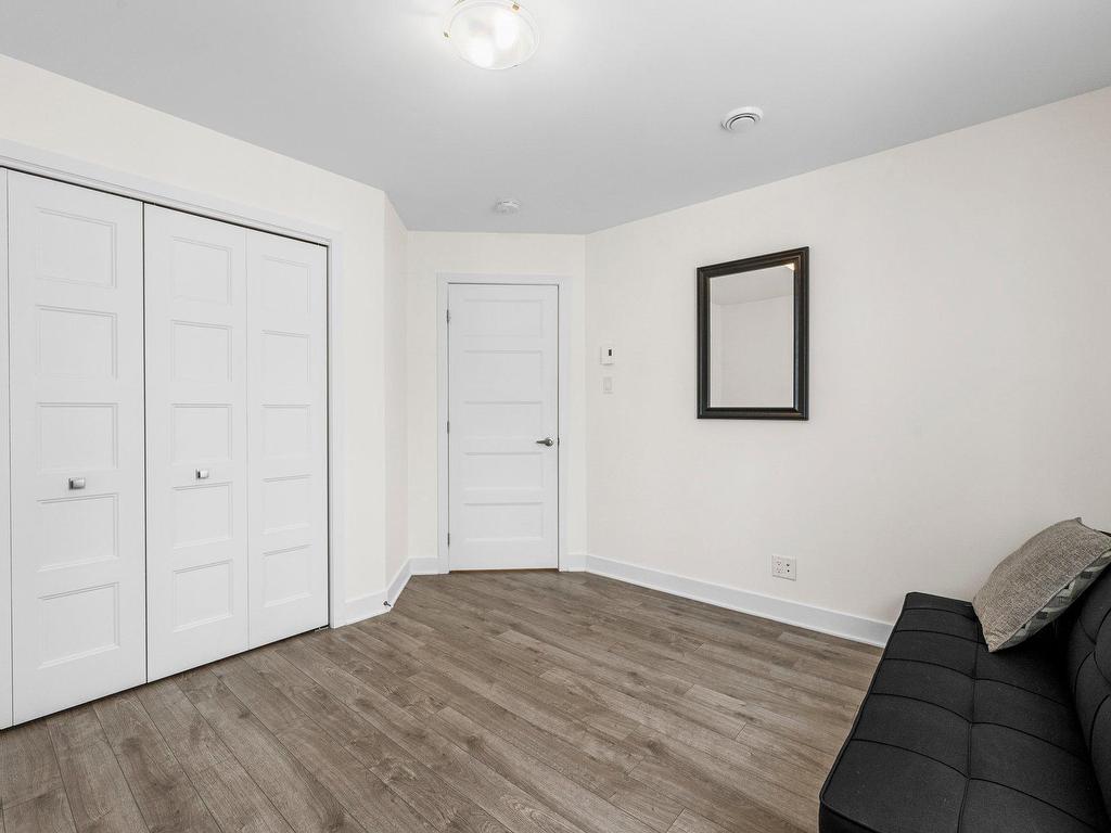 









803


Rue du Mont-Brome

,
Granby,




QC
J2H3H3

