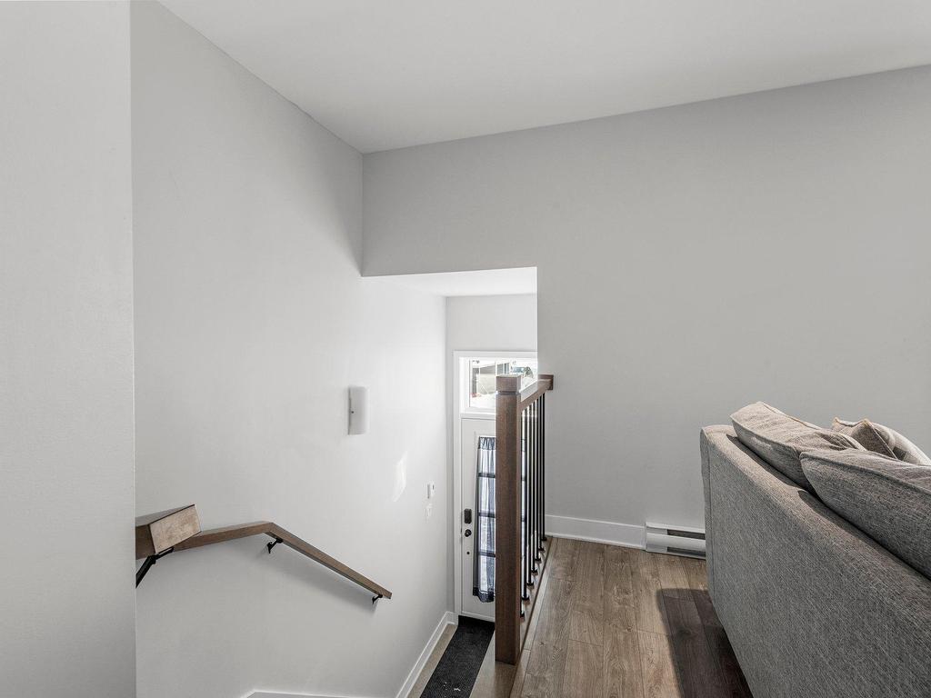 









803


Rue du Mont-Brome

,
Granby,




QC
J2H3H3

