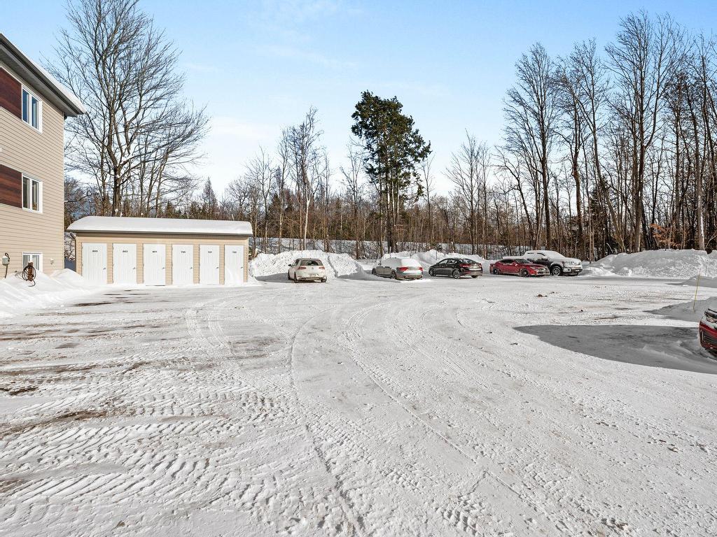 









803


Rue du Mont-Brome

,
Granby,




QC
J2H3H3

