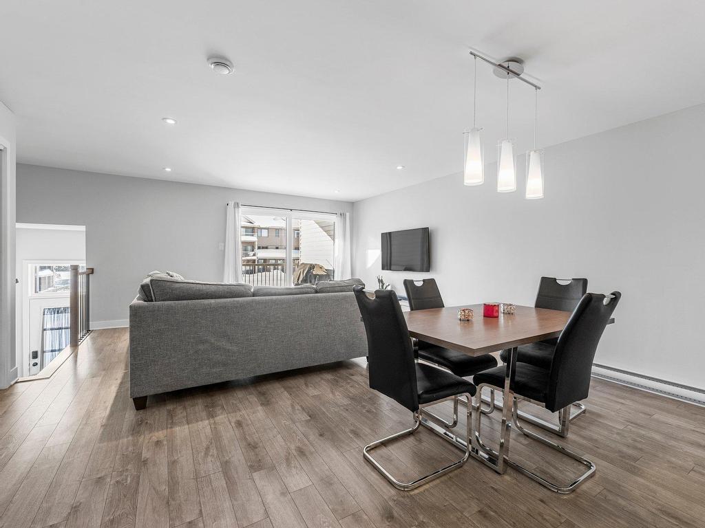 









803


Rue du Mont-Brome

,
Granby,




QC
J2H3H3


