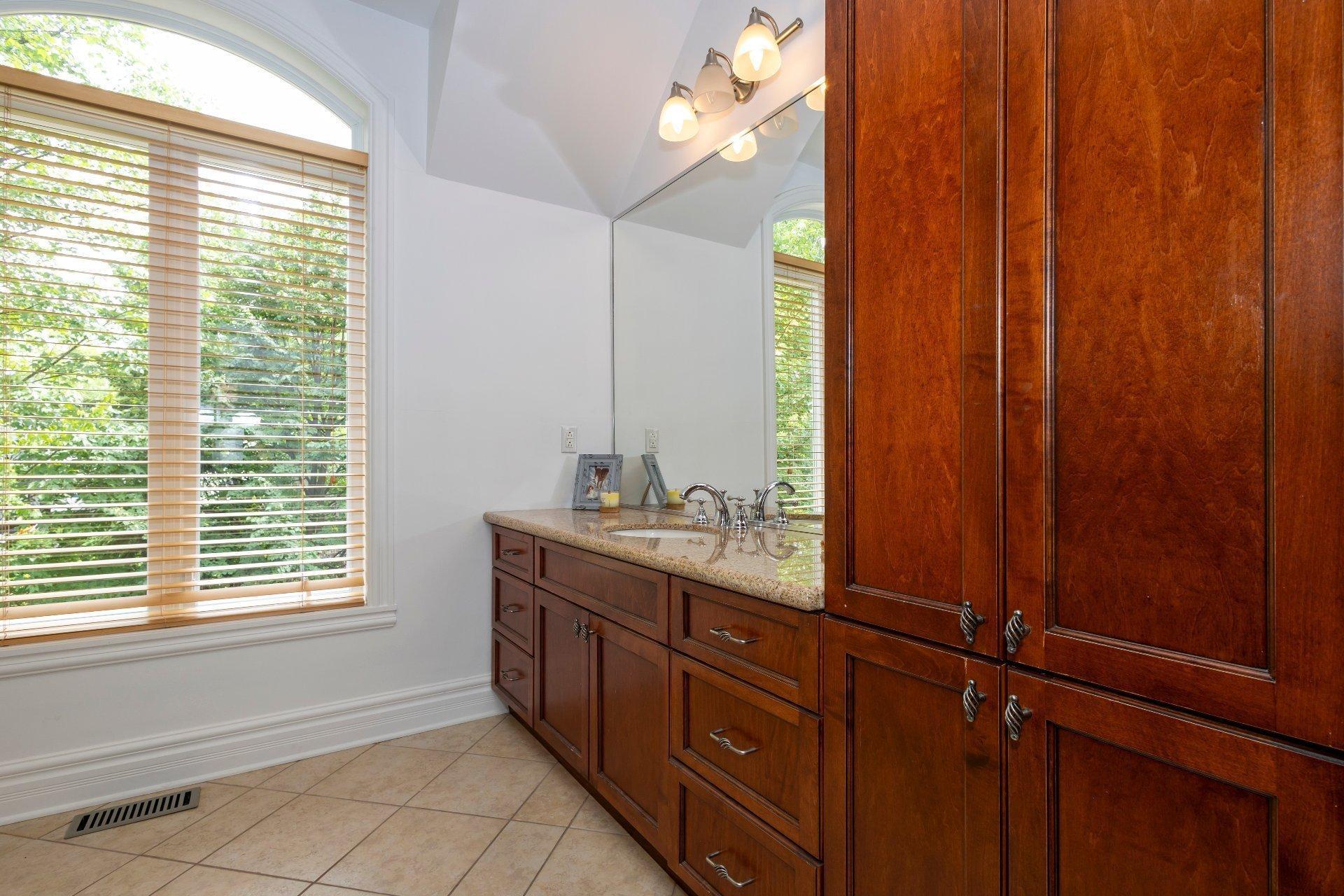 









9


Place d'Harques

,
Lorraine,




QC
J6Z4W5

