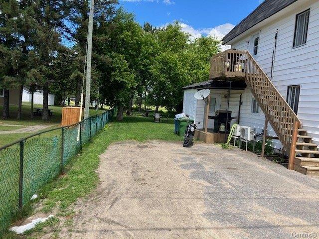 









273

 - 273A


Rue Notre-Dame

,
Notre-Dame-de-la-Paix,




QC
J0V1P0

