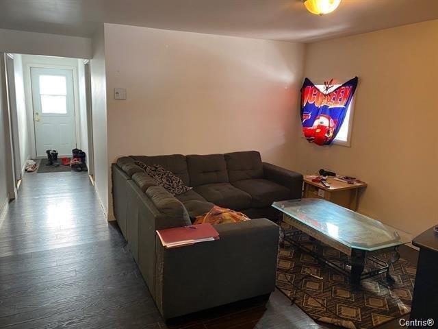 









273

 - 273A


Rue Notre-Dame

,
Notre-Dame-de-la-Paix,




QC
J0V1P0

