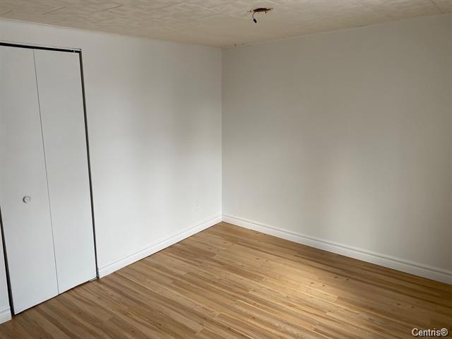 









273

 - 273A


Rue Notre-Dame

,
Notre-Dame-de-la-Paix,




QC
J0V1P0

